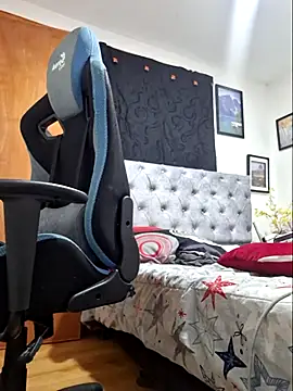 Michael Lopez 1 online show from November 7, 11:05 pm