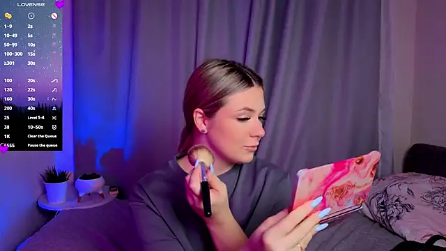 Snapshot of AliaBuerstatte chatting on November 7, 7:14 pm AliaBuerstatte online show from November 7, 7:14 pm