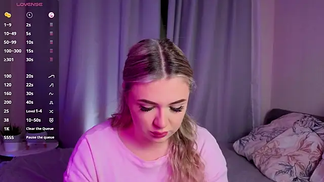 Snapshot of AliaBuerstatte chatting on November 10, 7:02 pm AliaBuerstatte online show from November 10, 7:02 pm