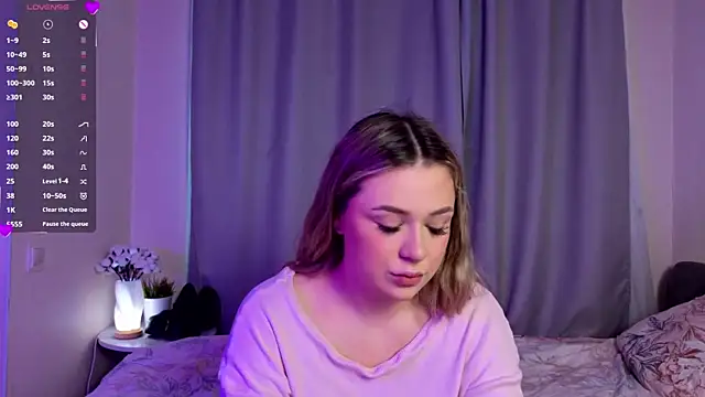 Snapshot of AliaBuerstatte chatting on November 30, 6:06 am AliaBuerstatte online show from November 30, 6:06 am