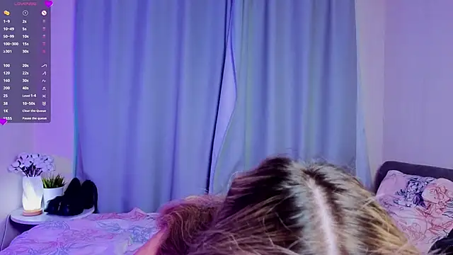 Snapshot of AliaBuerstatte chatting on December 2, 6:08 am AliaBuerstatte online show from December 2, 6:08 am