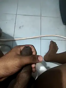 Snapshot of Leon_hot33 chatting on March 28, 1:49 am Leon hot33 online show from March 28, 1:49 am