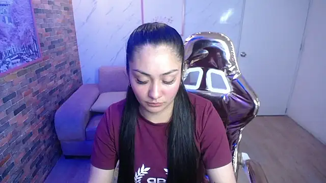 Snapshot of Ivony18_b chatting on September 9, 3:17 am Ivony18 b online show from September 9, 3:17 am