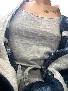 StrapPink online show from March 30, 9:43 am