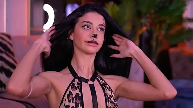 Snapshot of ArinaCarter chatting on October 31, 6:42 pm ArinaCarter online show from October 31, 6:42 pm