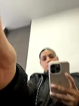 AlannaEvons online show from October 7, 9:45 pm