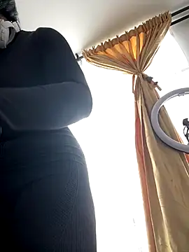 AlannaEvons online show from December 5, 3:09 pm