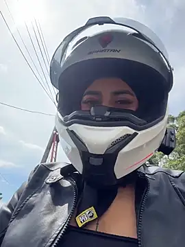 AlannaEvons online show from June 12, 7:13 pm