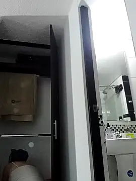 Snapshot of _honey12 chatting on October 3, 11:18 am  honey12 online show from October 3, 11:18 am