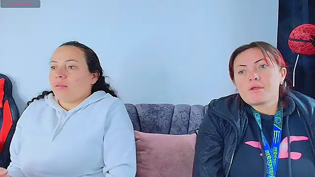 Snapshot of _honey12 chatting on October 13, 11:21 am  honey12 online show from October 13, 11:21 am