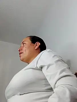 Snapshot of _honey12 chatting on October 29, 1:35 pm  honey12 online show from October 29, 1:35 pm