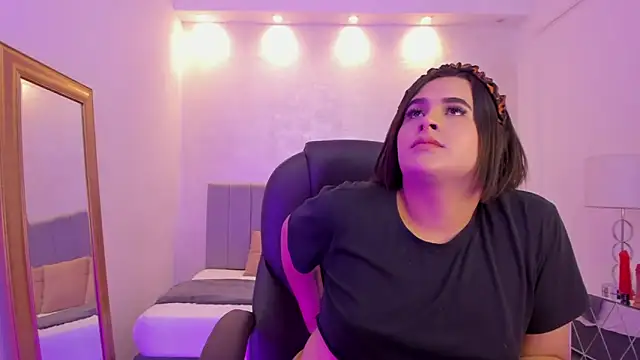 kendall roous online show from October 17, 8:55 pm