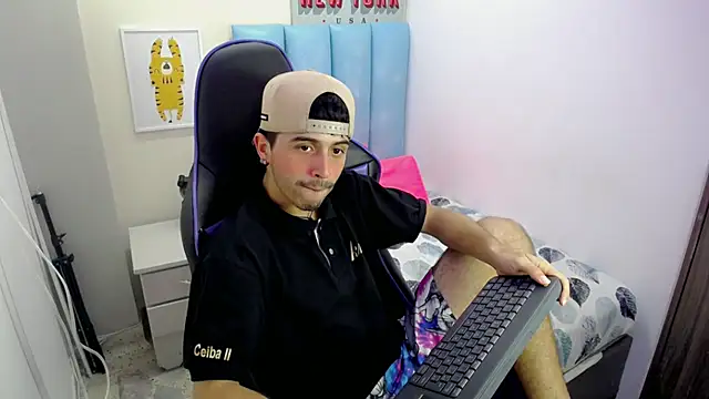 Justin boy online show from September 12, 3:50 am