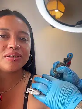 -Mia1 online show from October 25, 8:14 pm