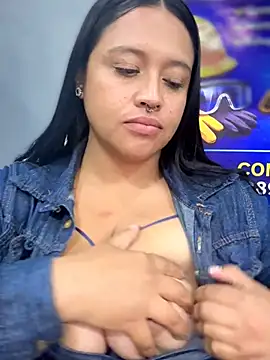 Snapshot of -Mia1 chatting on April 16, 9:39 pm -Mia1 online show from April 16, 9:39 pm