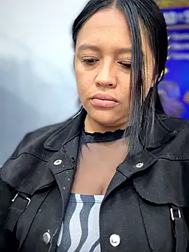 Snapshot of -Mia1 chatting on April 20, 12:08 pm -Mia1 online show from April 20, 12:08 pm