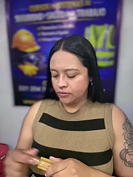 Snapshot of -Mia1 chatting on April 25, 1:14 pm -Mia1 online show from April 25, 1:14 pm