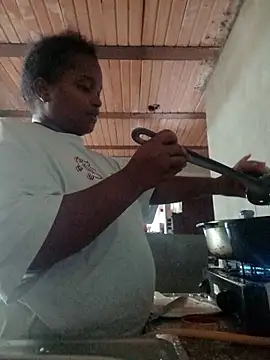 isabella brown1 online show from March 30, 5:25 pm