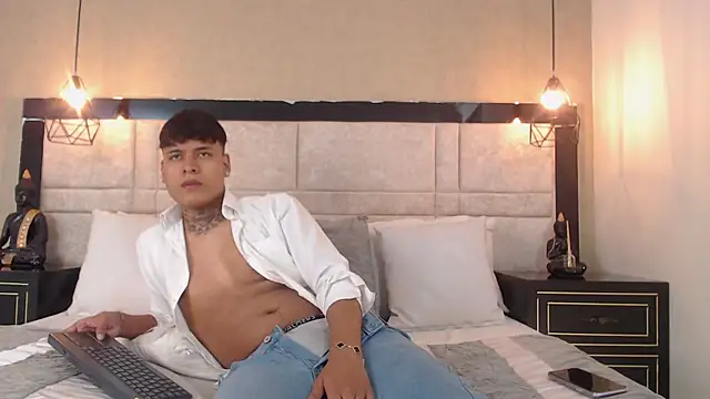 JacksonLivess online show from September 11, 12:16 pm