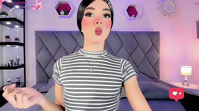Amira Ember online show from June 8, 8:31 pm