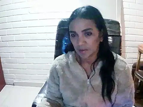 Snapshot of MiiaVelasquez chatting on October 15, 3:39 am MiiaVelasquez online show from October 15, 3:39 am