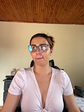 CoraVibes online show from September 27, 7:52 pm