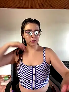 CoraVibes online show from September 28, 7:52 pm