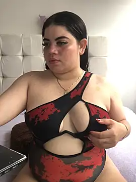 Snapshot of Kuromy_x chatting on February 18, 6:59 pm Kuromy x online show from February 18, 6:59 pm