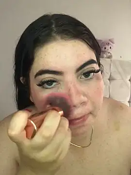 Snapshot of Kuromy_x chatting on February 23, 6:38 pm Kuromy x online show from February 23, 6:38 pm