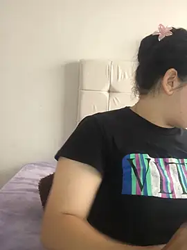 Snapshot of Kuromy_x chatting on February 27, 2:50 pm Kuromy x online show from February 27, 2:50 pm