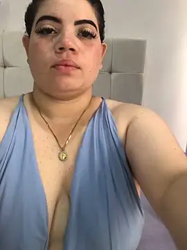 Snapshot of Kuromy_x chatting on March 10, 6:24 pm Kuromy x online show from March 10, 6:24 pm