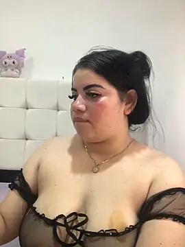 Snapshot of Kuromy_x chatting on March 12, 4:24 pm Kuromy x online show from March 12, 4:24 pm