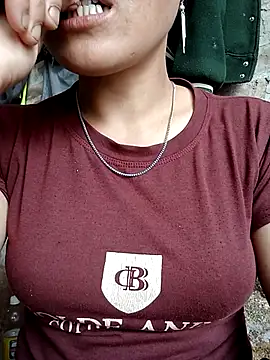 Snapshot of lomi-79 chatting on September 15, 5:18 am lomi-79 online show from September 15, 5:18 am