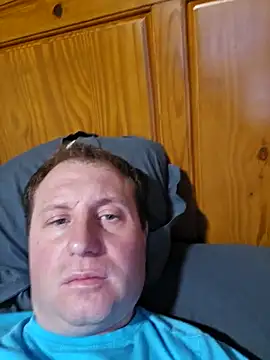 Snapshot of Ricotta1 chatting on December 18, 12:06 am Ricotta1 online show from December 18, 12:06 am