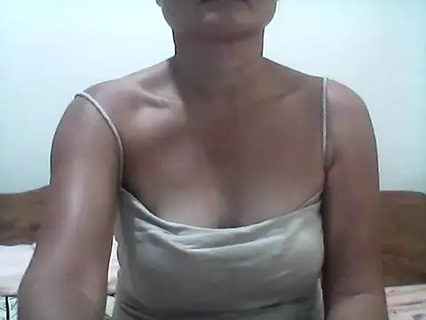 nathalie0045 online show from April 10, 1:11 am