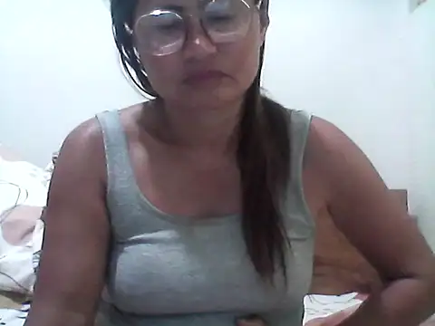 nathalie0045 online show from July 7, 10:25 pm