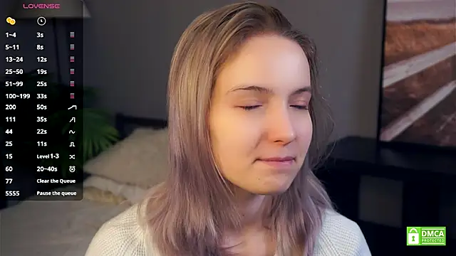 HongTomczak online show from December 2, 7:36 am