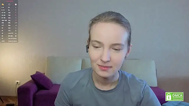 HongTomczak online show from May 21, 7:37 am