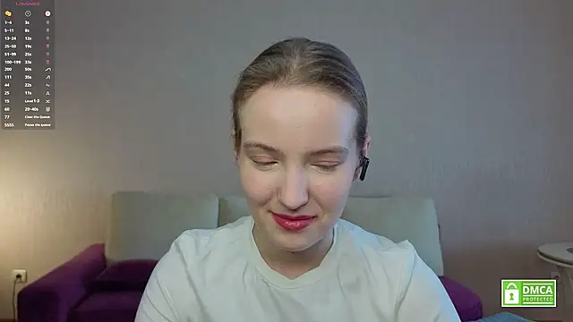 HongTomczak online show from May 22, 8:21 am