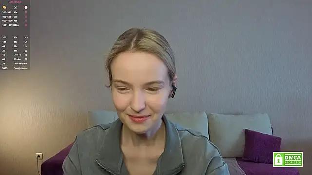 HongTomczak online show from June 30, 6:36 am