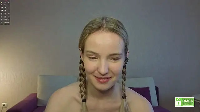 HongTomczak online show from July 20, 10:39 am