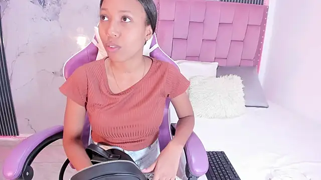 Snapshot of Mia_Duarte1 chatting on October 3, 7:22 pm Mia Duarte1 online show from October 3, 7:22 pm