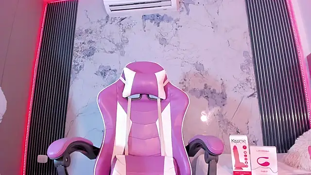 Snapshot of Mia_Duarte1 chatting on October 17, 7:27 pm Mia Duarte1 online show from October 17, 7:27 pm