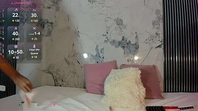 Snapshot of Mia_Duarte1 chatting on October 31, 7:37 pm Mia Duarte1 online show from October 31, 7:37 pm