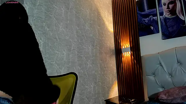 Sophi Thaylorr online show from September 27, 12:54 pm