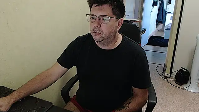 blueandwhite1 online show from October 1, 6:52 am