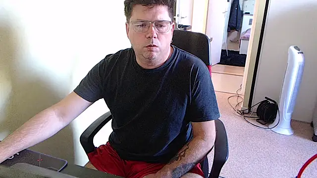 blueandwhite1 online show from October 21, 2:29 pm