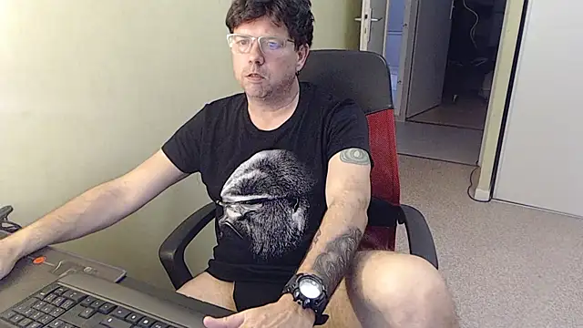 blueandwhite1 online show from March 6, 4:14 pm