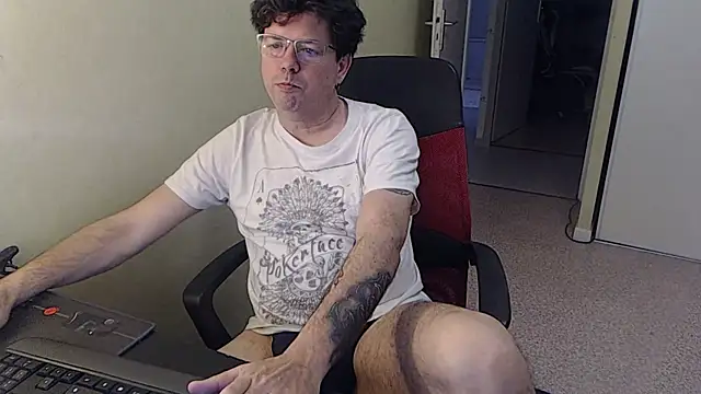 blueandwhite1 online show from March 14, 8:42 am