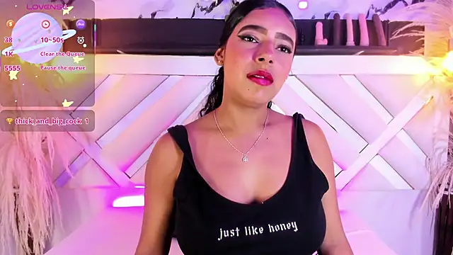 Zoe-Johnson  online show from June 7, 9:29 pm